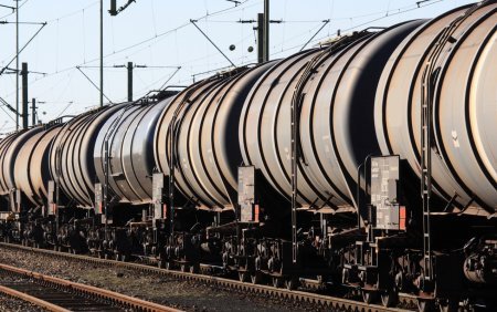 Azərbaycandan Ermənistana neft məhsullarının ilk partiyası yola salınır Azərbaycandan Ermənistana neft məhsullarının ilk partiyası yola salınır