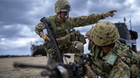 Yaponiya rekord müdafiə büdcəsini təsdiqlədi Yaponiya rekord müdafiə büdcəsini təsdiqlədi