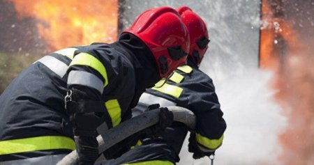 Masazırda çoxmərtəbəli binada yanğın: 25 nəfər təxliyə olundu Masazırda çoxmərtəbəli binada yanğın: 25 nəfər təxliyə olundu