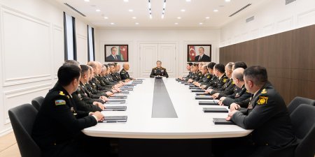 DİN-də Daxili Qoşunların 2025-ci il fəaliyyətinə dair əməliyyat müşavirəsi keçirilib