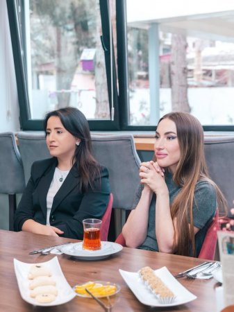 Alyona Əliyeva Bakıda inklüziv “Kaşalata” kafesini ziyarət edib