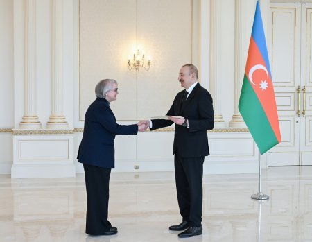 Prezident İlham Əliyev Avstraliyanın Azərbaycanda yeni təyin olunmuş səfirinin etimadnaməsini qəbul edib