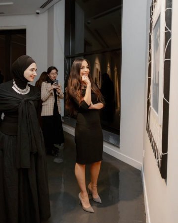 Leyla Əliyeva “Sinxronizasiya” sərgisindən fotolar paylaşıb