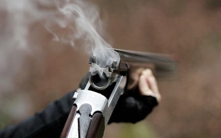 Qubada məktəbli özünü ov tüfəngi ilə güllələdi Qubada məktəbli özünü ov tüfəngi ilə güllələdi