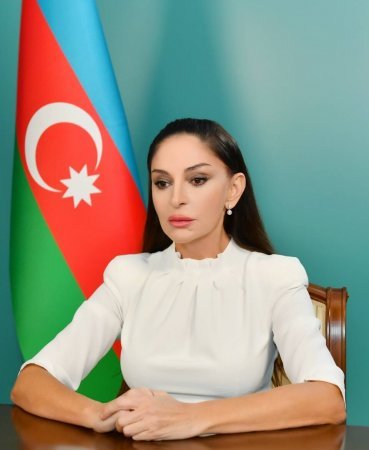 Mehriban Əliyeva jurnalistin sualına sərt cavab verdi Mehriban Əliyeva jurnalistin sualına sərt cavab verdi