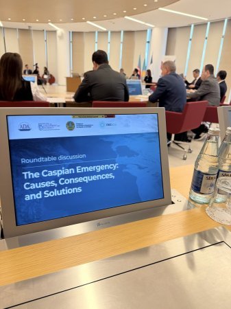 Prezident Tokayevin ekoloji təşəbbüsləri Bakıda beynəlxalq dəyirmi masada müzakirə olundu