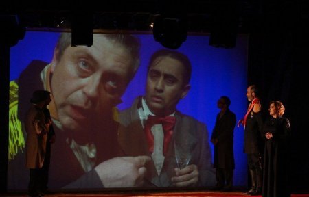 Leyla Əliyeva “Neft bumu hamıya gülümsəyir” tamaşasının nümayişində iştirak edib Leyla Əliyeva “Neft bumu hamıya gülümsəyir” tamaşasının nümayişində iştirak edib