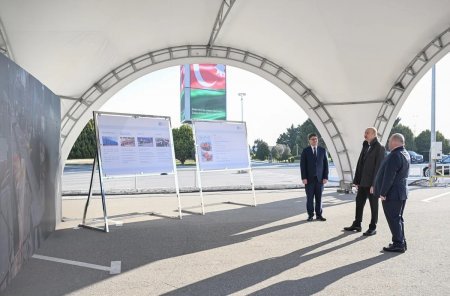 Prezident İlham Əliyev Bakıda məişət tullantıları daşıyan texnikalarla tanış olub Prezident İlham Əliyev Bakıda məişət tullantıları daşıyan texnikalarla tanış olub