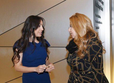 Leyla Əliyeva “Yaşıl enerji layihələri” sessiyasında çıxış etdi Leyla Əliyeva “Yaşıl enerji layihələri” sessiyasında çıxış etdi