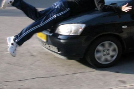 Göygöldə avtomobil piyadanı vurdu, vəziyyəti ağırdır Göygöldə avtomobil piyadanı vurdu, vəziyyəti ağırdır