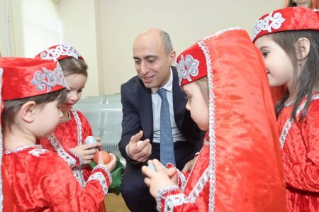 Emin Əmrullayev Xankəndi və Xocalıda təhsil müəssisələrinə baş çəkib