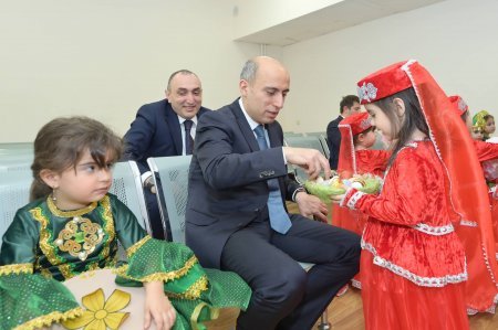 Emin Əmrullayev Xankəndi və Xocalıda təhsil müəssisələrinə baş çəkib