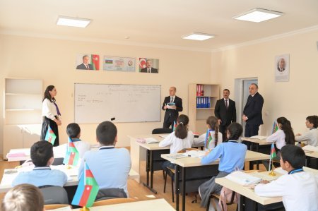 Emin Əmrullayev Xankəndi və Xocalıda təhsil müəssisələrinə baş çəkib