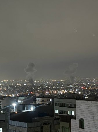 İranda bir neçə şəhərə hava hücumları olub