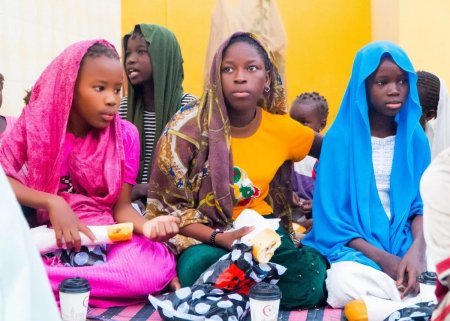 Azərbaycan səfirliyi Seneqalda uşaqlar üçün iftar mərasimi təşkil edib