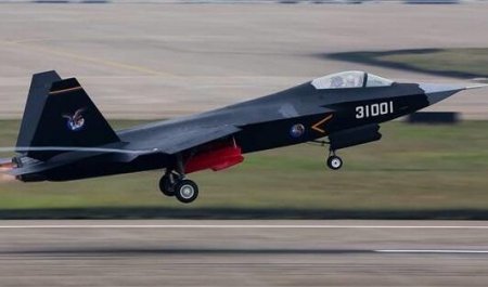 Çin Tayvan ətrafına 26 hərbi təyyarə göndərdi Çin Tayvan ətrafına 26 hərbi təyyarə göndərdi