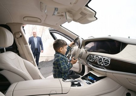 İlham Əliyev Xocavəndin Xanoba kəndində aparılan bərpa işləri ilə tanış olub