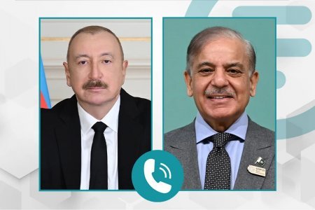 İlham Əliyev Pakistanın Baş naziri ilə telefon danışığı aparıb İlham Əliyev Pakistanın Baş naziri ilə telefon danışığı aparıb