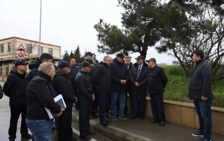 Badamdarda sürüşmə təhlükəsi: yol bağlandı, nazir əraziyə getdi Badamdarda sürüşmə təhlükəsi: yol bağlandı, nazir əraziyə getdi