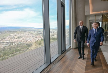 İlham Əliyev-in şərəfinə Tbilisidə lanz keçirilib