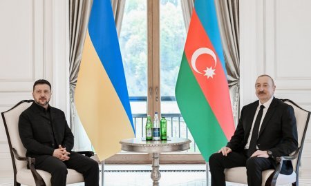 İlham Əliyevin Qəbələdə Volodimir Zelenski ilə təkbətək görüşü keçirilib