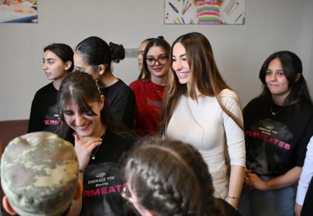 Leyla və Arzu Əliyeva Şəkidə uşaq evi sosial xidmət müəssisəsini ziyarət ediblər Leyla və Arzu Əliyeva Şəkidə uşaq evi sosial xidmət müəssisəsini ziyarət ediblər