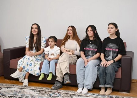 Leyla və Arzu Əliyeva Şəkidə uşaq evi sosial xidmət müəssisəsini ziyarət ediblər Leyla və Arzu Əliyeva Şəkidə uşaq evi sosial xidmət müəssisəsini ziyarət ediblər