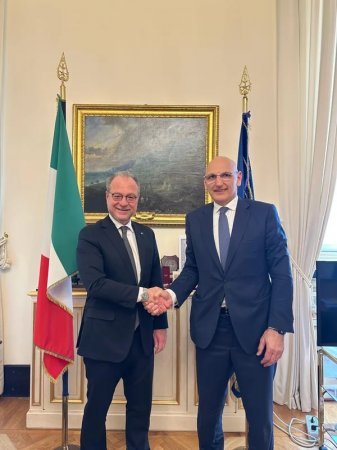 Elçin Əmirbəyov İtaliyaya işgüzar səfər edib