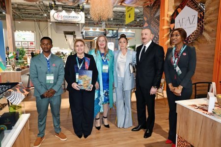 Prezident İlham Əliyev “Caspian Agro Week” və “InterFood Azerbaijan” sərgiləri ilə tanış olub