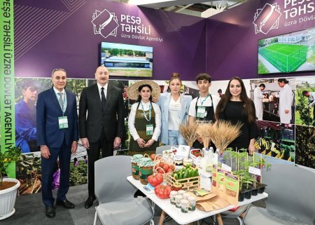 Prezident İlham Əliyev “Caspian Agro Week” və “InterFood Azerbaijan” sərgiləri ilə tanış olub