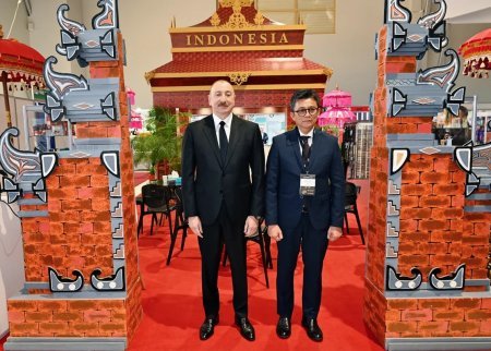 Prezident İlham Əliyev “Caspian Agro Week” və “InterFood Azerbaijan” sərgiləri ilə tanış olub