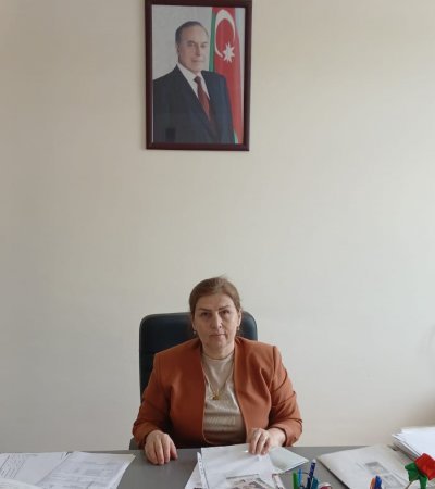 Ömrünü Gənc Nəslin Təlim və Tərbiyəsinə Həsr Edən Müəllim Ömrünü Gənc Nəslin Təlim və Tərbiyəsinə Həsr Edən Müəllim