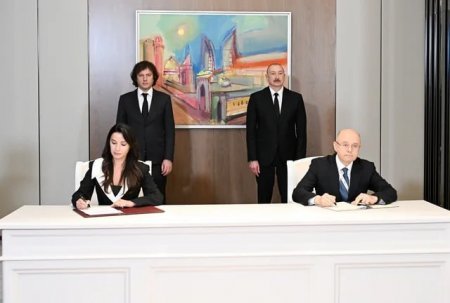Bakı–Tbilisi əlaqələri müzakirə olunub: İlham Əliyev İrakli Kobaxidze ilə görüşdü Bakı–Tbilisi əlaqələri müzakirə olunub: İlham Əliyev İrakli Kobaxidze ilə görüşdü