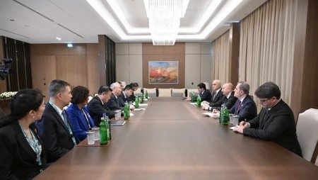 İlham Əliyev Çin Xalq Respublikası Baş nazirinin müavinini qəbul edib İlham Əliyev Çin Xalq Respublikası Baş nazirinin müavinini qəbul edib