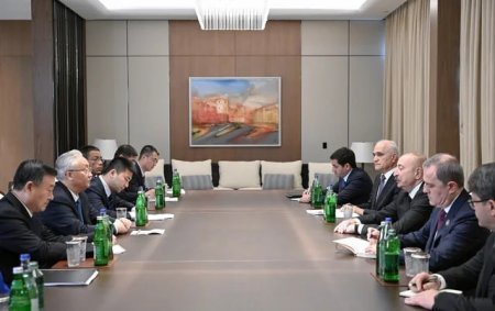 İlham Əliyev Çin Xalq Respublikası Baş nazirinin müavinini qəbul edib İlham Əliyev Çin Xalq Respublikası Baş nazirinin müavinini qəbul edib