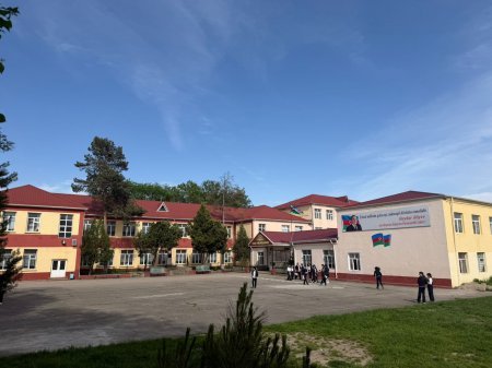 Gənc nəslin savadlı yetişməsi üçün çalışan fədakar müəllim – Günel Hacıyeva Gənc nəslin savadlı yetişməsi üçün çalışan fədakar müəllim – Günel Hacıyeva