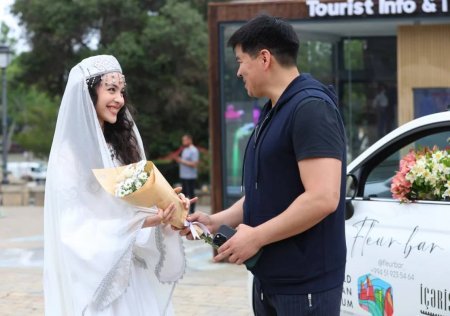Bakıda milli geyimlərdə yürüş keçirilib