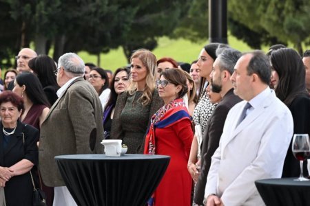 Ronald Kompanokaın sərgisi Heydər Əliyev Mərkəzində açılıb