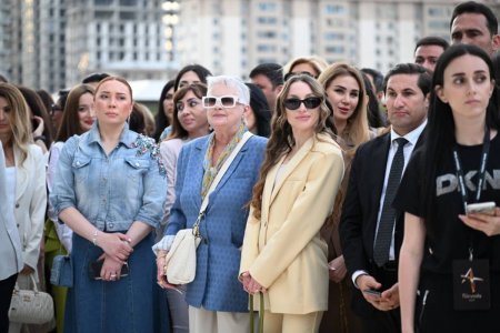 Ronald Kompanokaın sərgisi Heydər Əliyev Mərkəzində açılıb