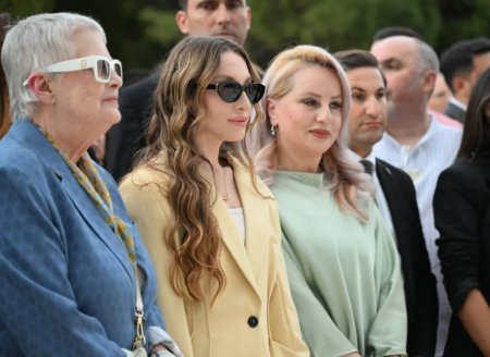 Ronald Kompanokaın sərgisi Heydər Əliyev Mərkəzində açılıb
