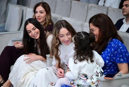 Leyla Əliyeva və Alyona Əliyeva Müstəqillik Gününə həsr olunmuş konsertdə iştirak ediblər Leyla Əliyeva və Alyona Əliyeva Müstəqillik Gününə həsr olunmuş konsertdə iştirak ediblər