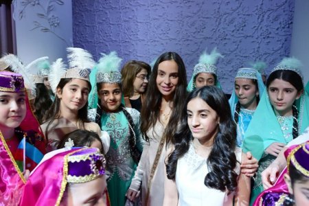 Leyla Əliyeva və Alyona Əliyeva Müstəqillik Gününə həsr olunmuş konsertdə iştirak ediblər Leyla Əliyeva və Alyona Əliyeva Müstəqillik Gününə həsr olunmuş konsertdə iştirak ediblər