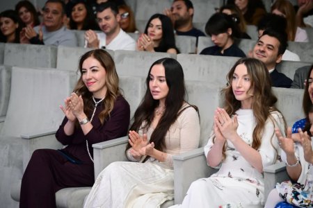 Leyla Əliyeva və Alyona Əliyeva Müstəqillik Gününə həsr olunmuş konsertdə iştirak ediblər Leyla Əliyeva və Alyona Əliyeva Müstəqillik Gününə həsr olunmuş konsertdə iştirak ediblər