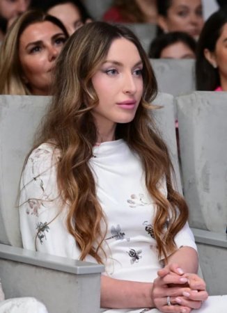 Leyla Əliyeva və Alyona Əliyeva Müstəqillik Gününə həsr olunmuş konsertdə iştirak ediblər Leyla Əliyeva və Alyona Əliyeva Müstəqillik Gününə həsr olunmuş konsertdə iştirak ediblər