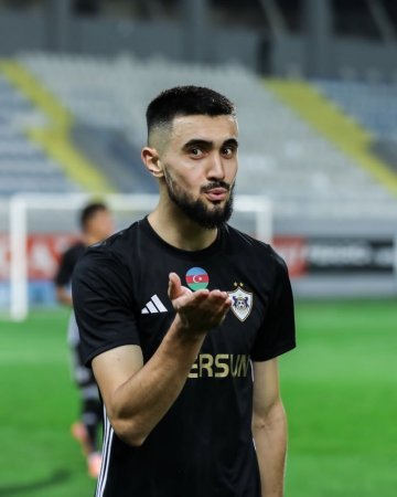 Toral Bayramov “Qarabağ”la vidalaşdı – “Bursaspor”a transfer rəsmiləşdi Toral Bayramov “Qarabağ”la vidalaşdı – “Bursaspor”a transfer rəsmiləşdi