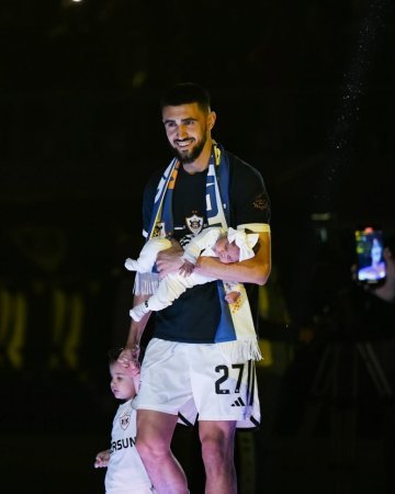 Toral Bayramov “Qarabağ”la vidalaşdı – “Bursaspor”a transfer rəsmiləşdi Toral Bayramov “Qarabağ”la vidalaşdı – “Bursaspor”a transfer rəsmiləşdi