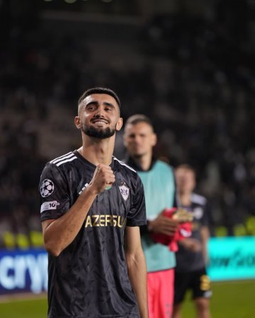 Toral Bayramov “Qarabağ”la vidalaşdı – “Bursaspor”a transfer rəsmiləşdi Toral Bayramov “Qarabağ”la vidalaşdı – “Bursaspor”a transfer rəsmiləşdi