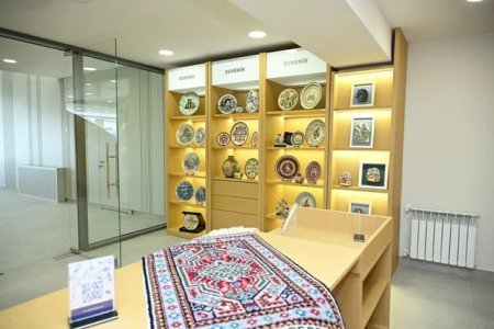 Xankəndidə əsaslı şəkildə yenidən qurulan Mədəniyyət Mərkəzinin açılışı olub Xankəndidə əsaslı şəkildə yenidən qurulan Mədəniyyət Mərkəzinin açılışı olub