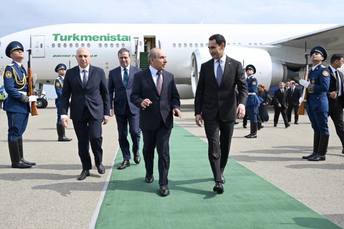 Türkmənistan Prezidenti Sərdar Berdiməhəmmədov Azərbaycana dövlət səfərinə gəlib