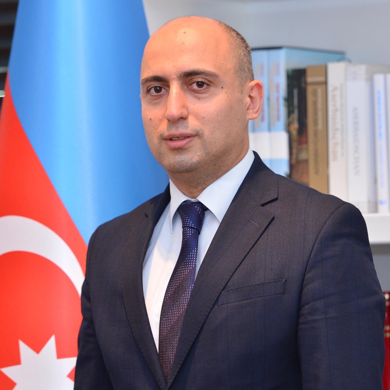 Emin Əmrullayev: Bakıdakı universitetlər köçürülməyəcək, tələbə sayı azaldılacaq Emin Əmrullayev: Bakıdakı universitetlər köçürülməyəcək, tələbə sayı azaldılacaq